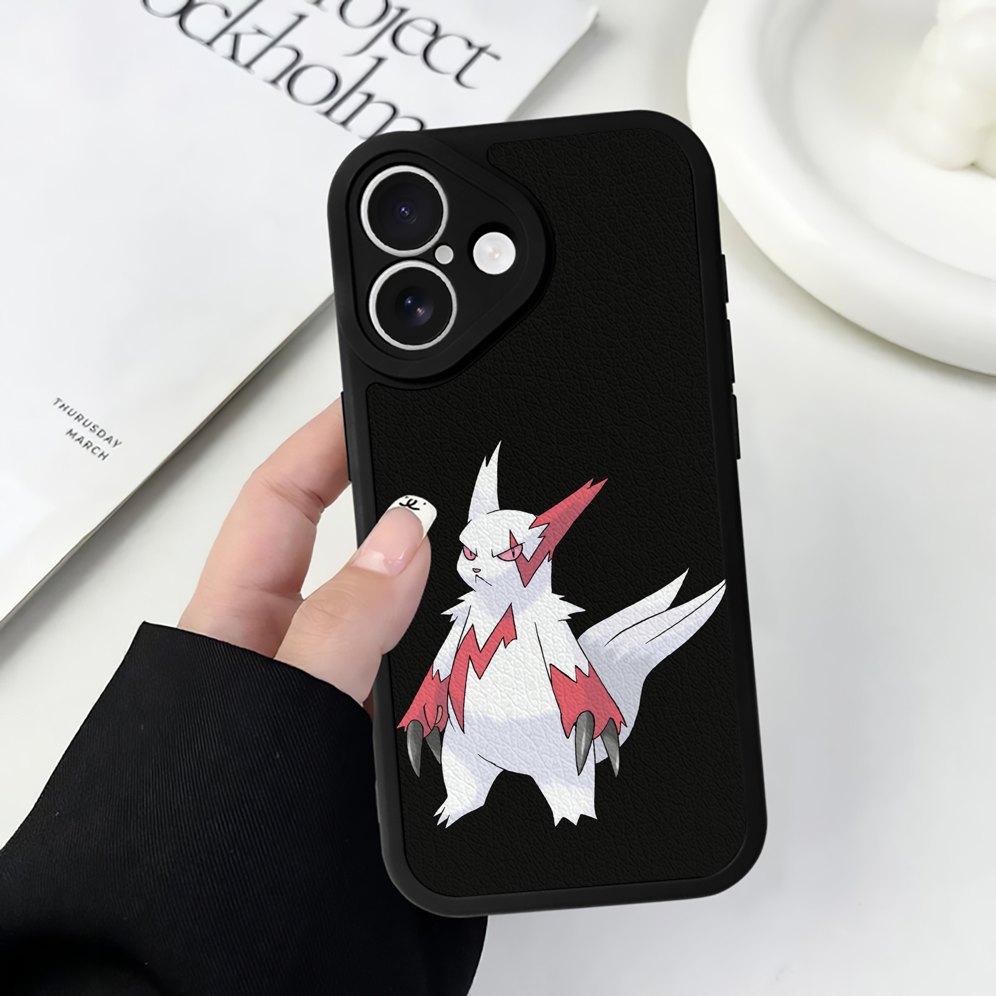 （画像用） ポケットモンスター Pokémon 【iPhone 16シリーズ対応】シリコンスマホケース（レザー調） 材質：シリコン
